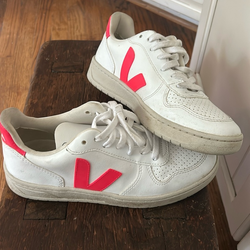 Veja  V-10 leather sneakers white and Neon pink